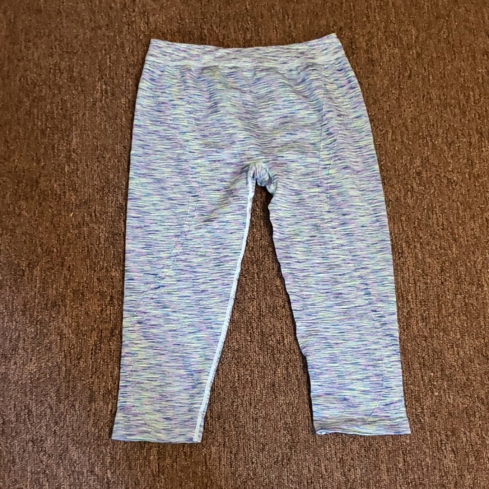 Girls yoga pants size large in great condition.